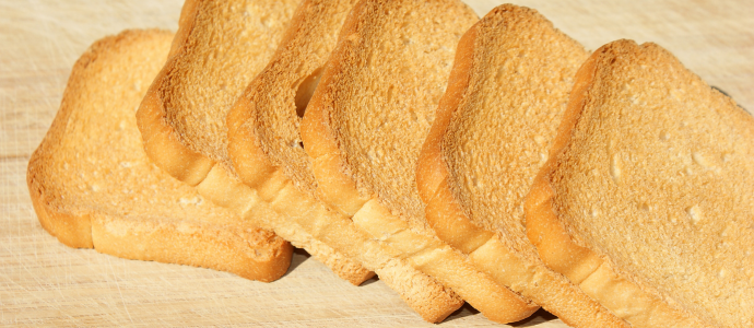 duerfen-hunde-zwieback-essen